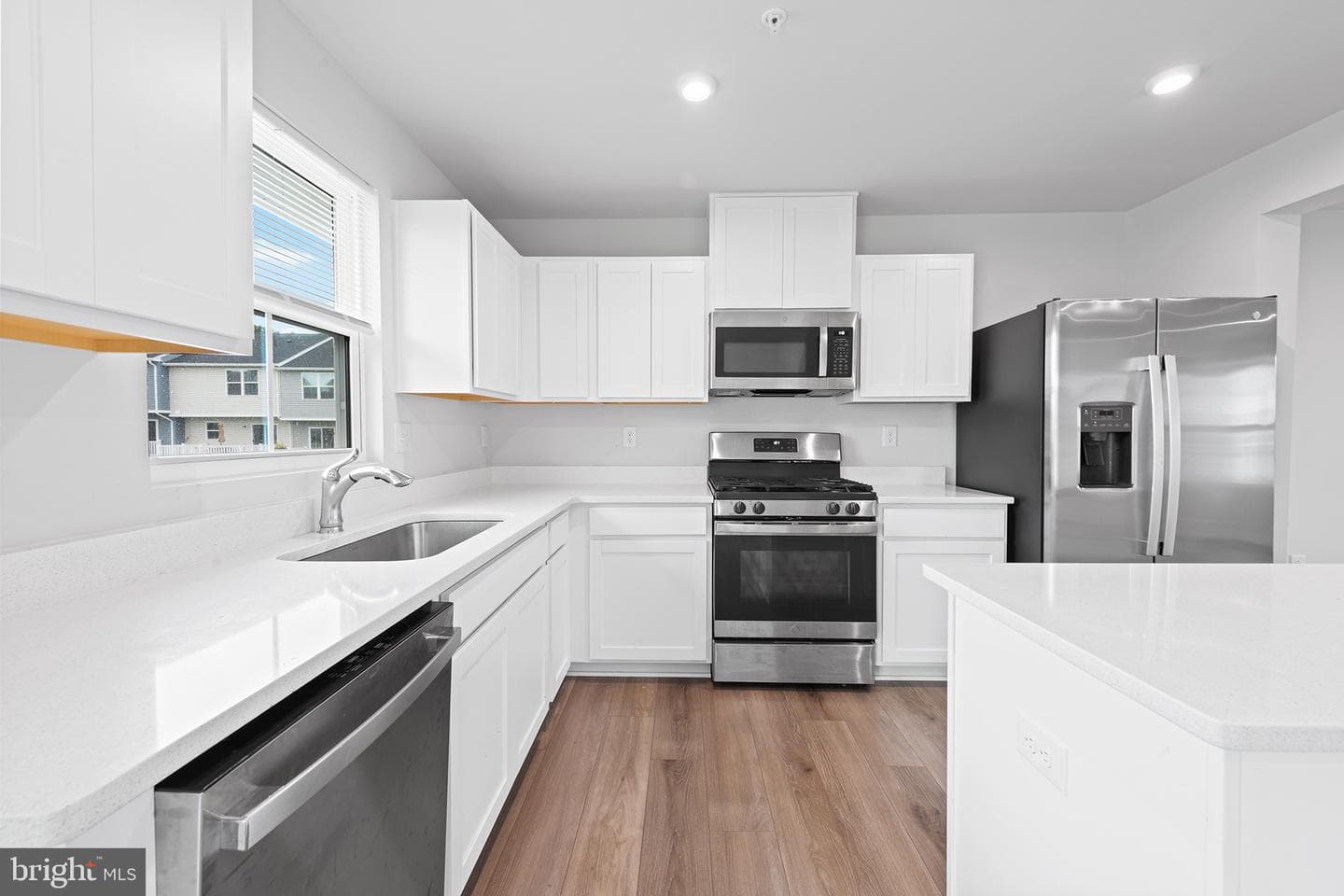150 Hamilton Lane photo 6
