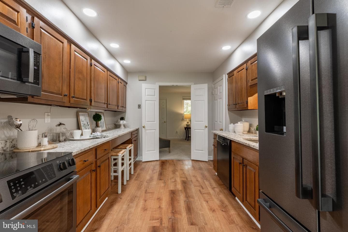77 Oak Knoll Drive photo 12