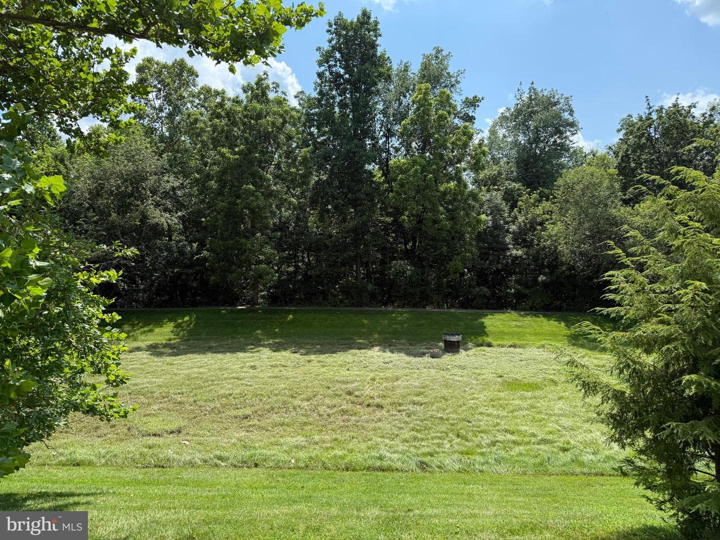 1905 Diane Circle photo 3