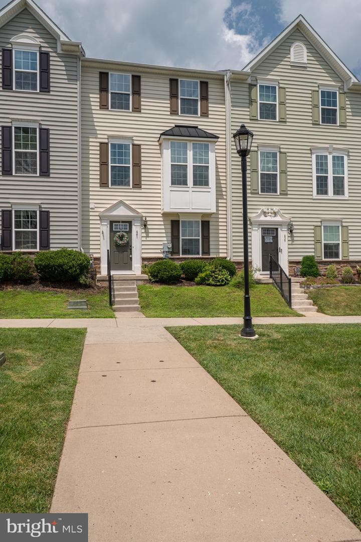 641 Washington Square photo 42