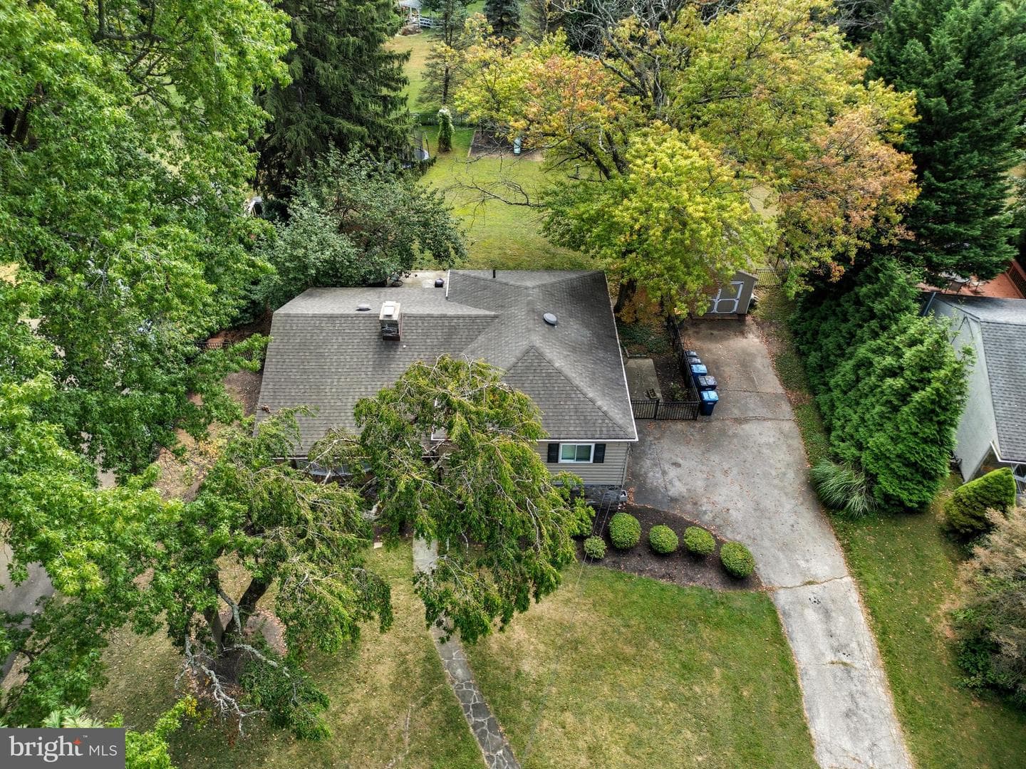 328 W Conestoga Road photo 27