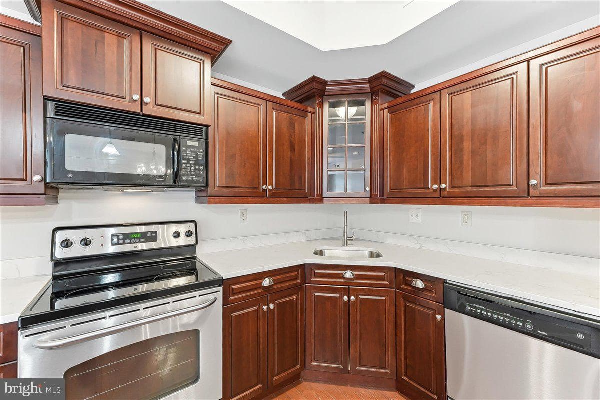 209 Victoria Gardens Drive photo 10