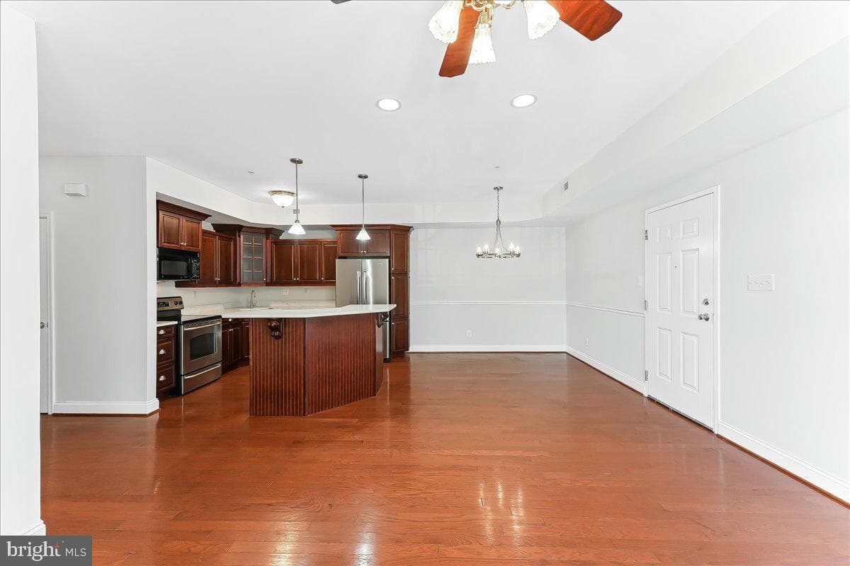209 Victoria Gardens Drive photo 12