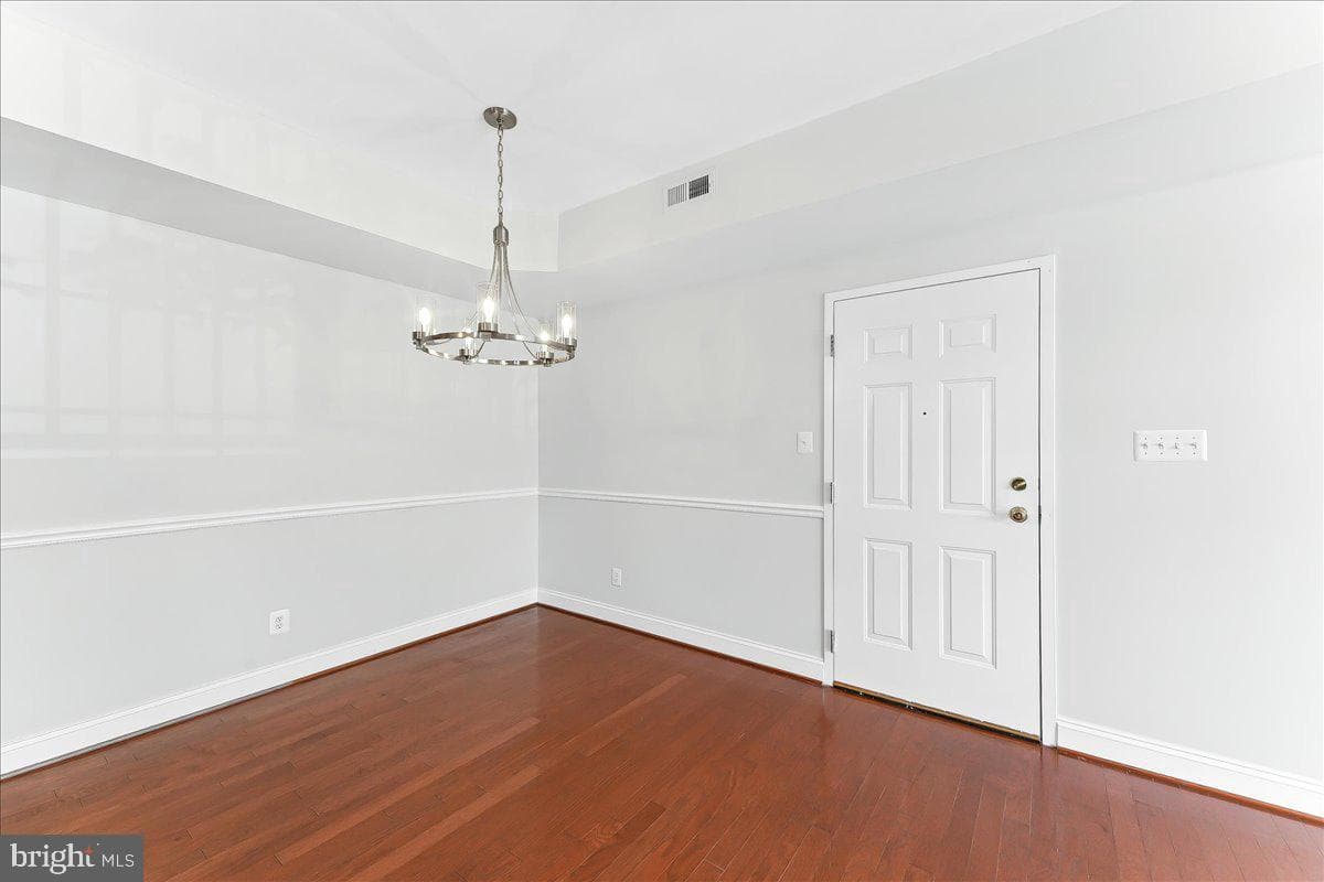 209 Victoria Gardens Drive photo 13