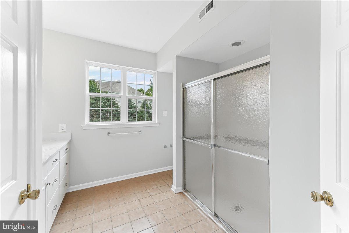 209 Victoria Gardens Drive photo 18