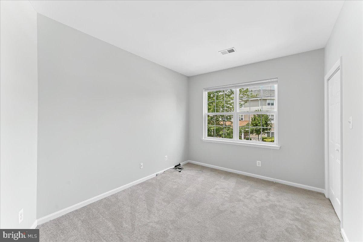 209 Victoria Gardens Drive photo 21