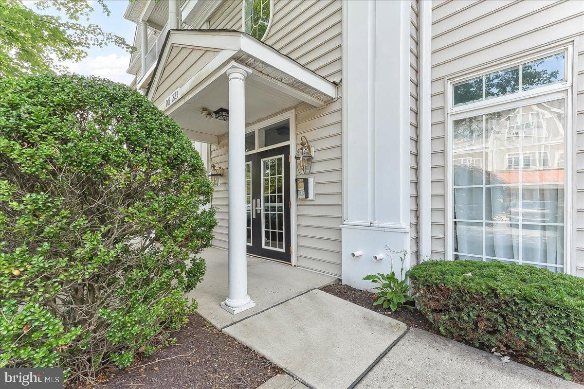 209 Victoria Gardens Drive photo 29