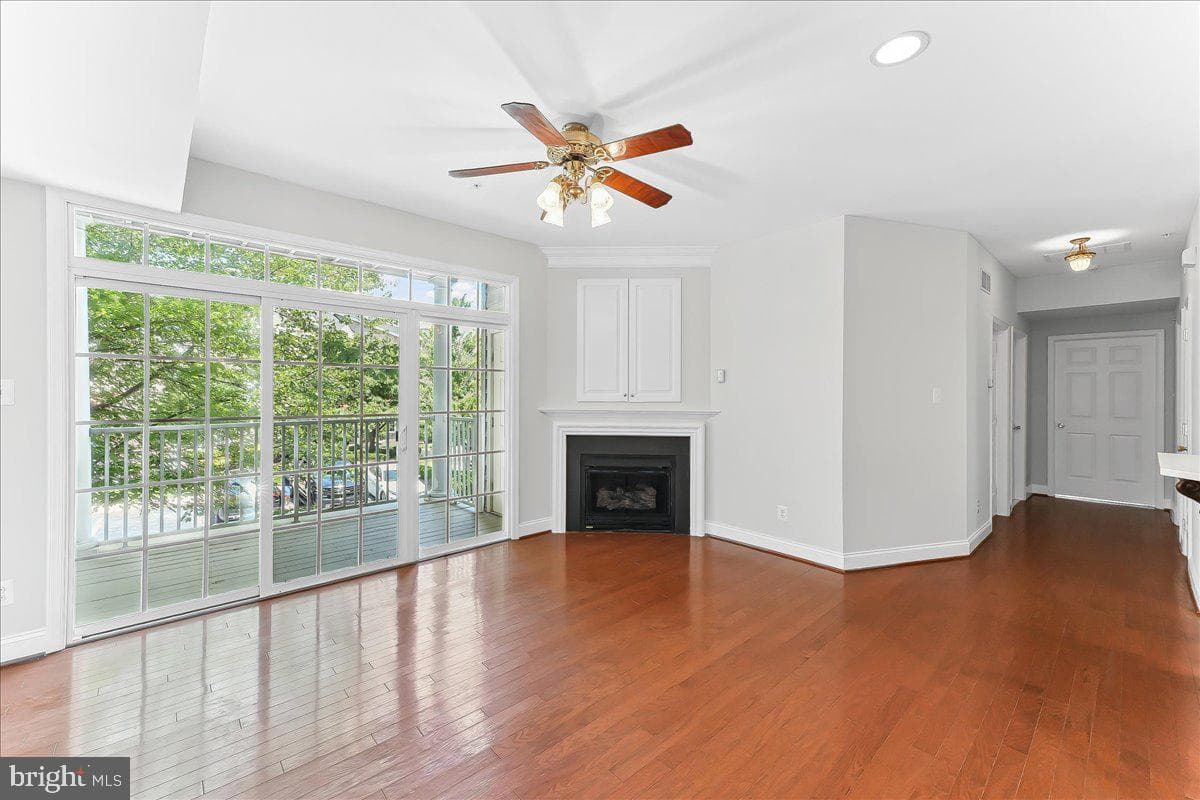 209 Victoria Gardens Drive photo 4