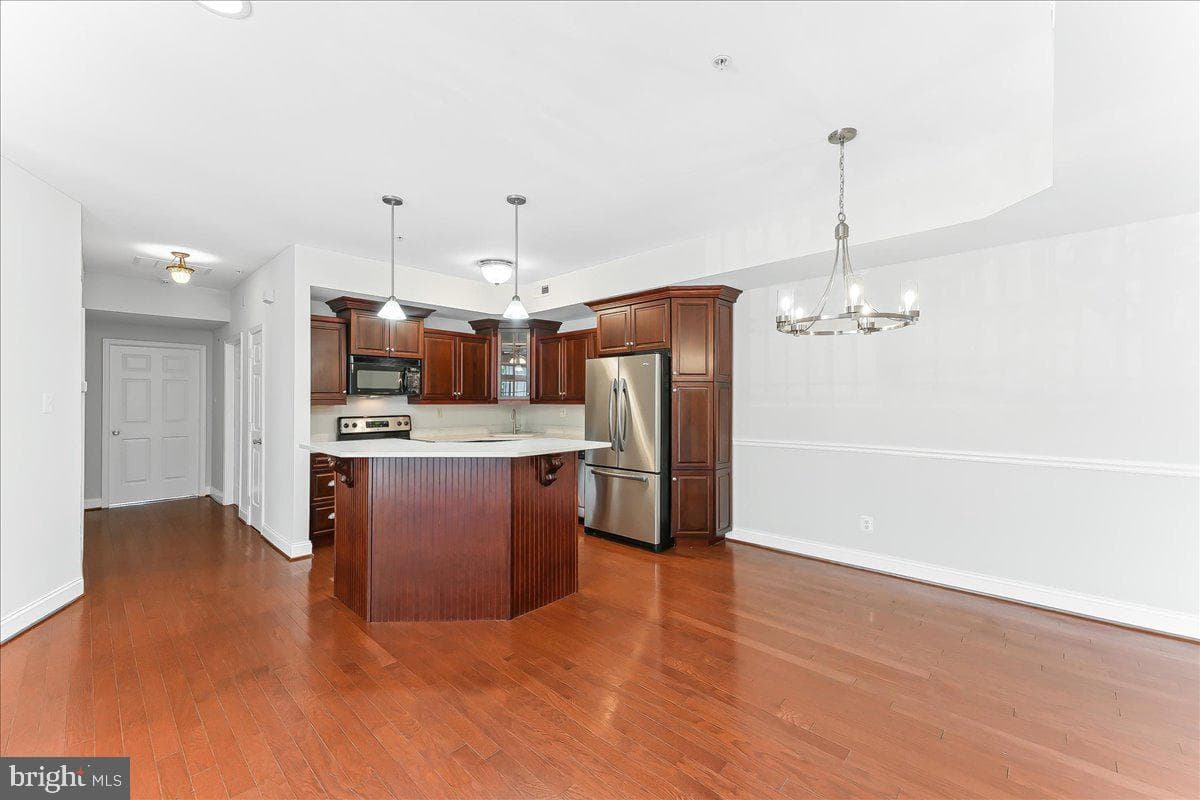 209 Victoria Gardens Drive photo 7