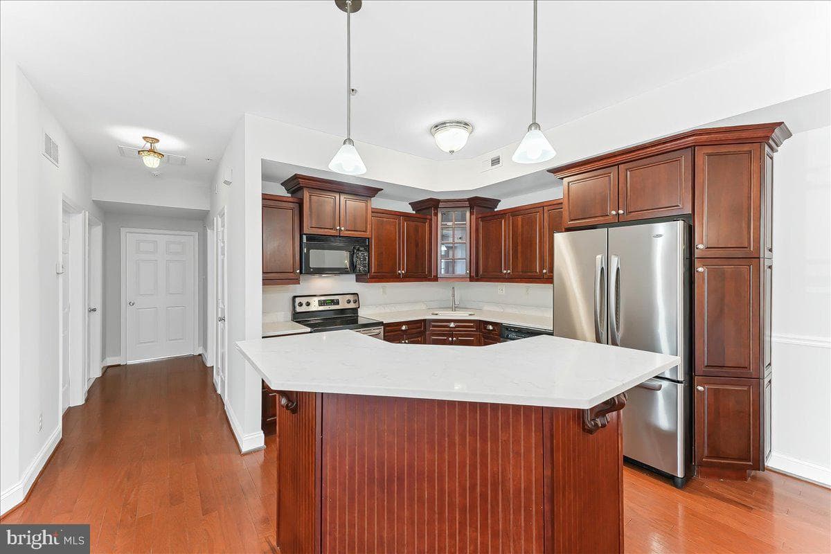 209 Victoria Gardens Drive photo 8