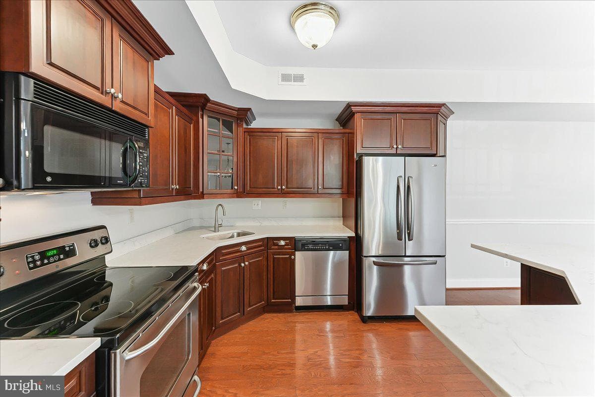 209 Victoria Gardens Drive photo 9
