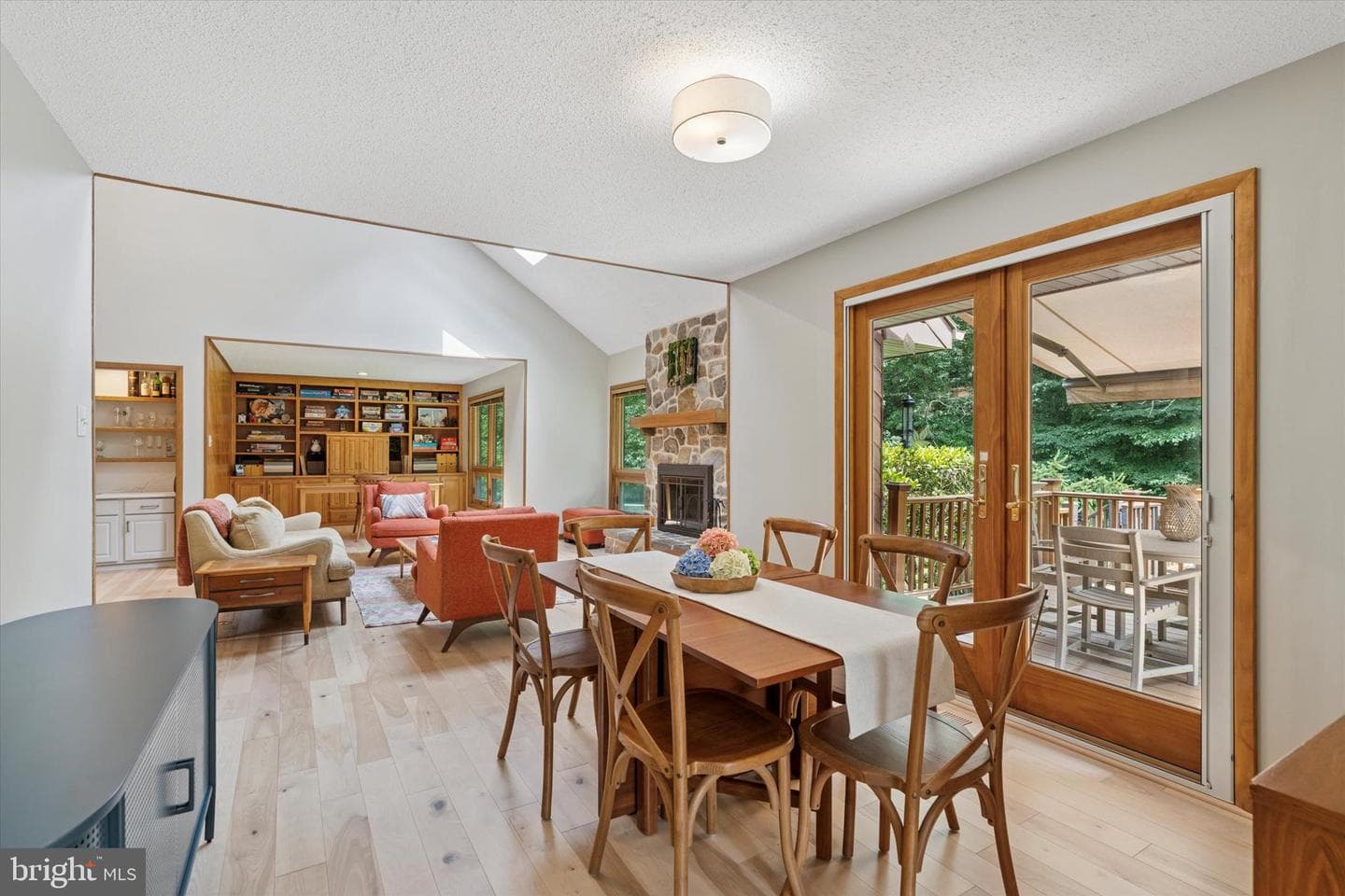 1076 Heartsease Drive photo 15