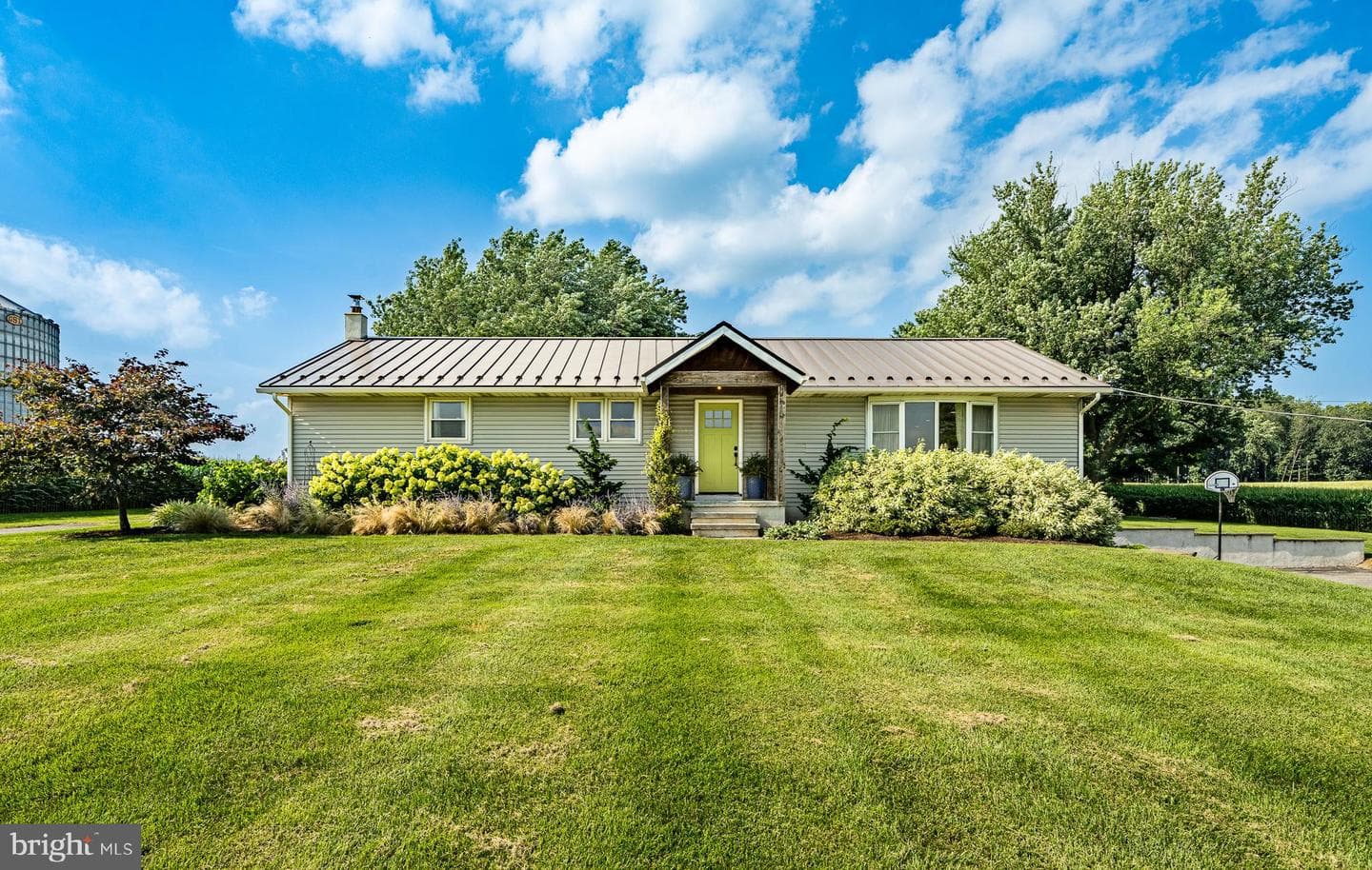 25 Freeman Road photo 1
