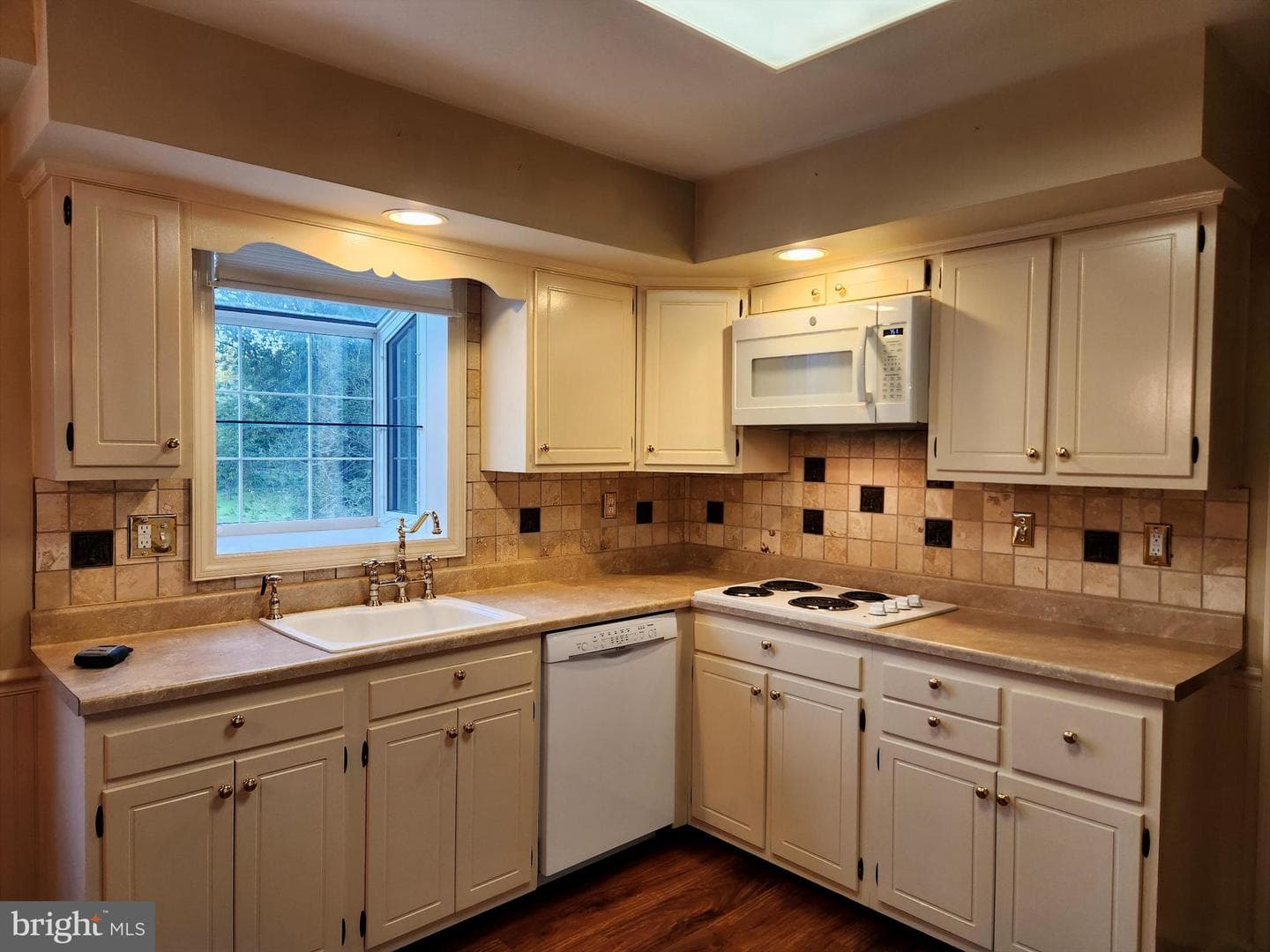 433 Barker Drive photo 10