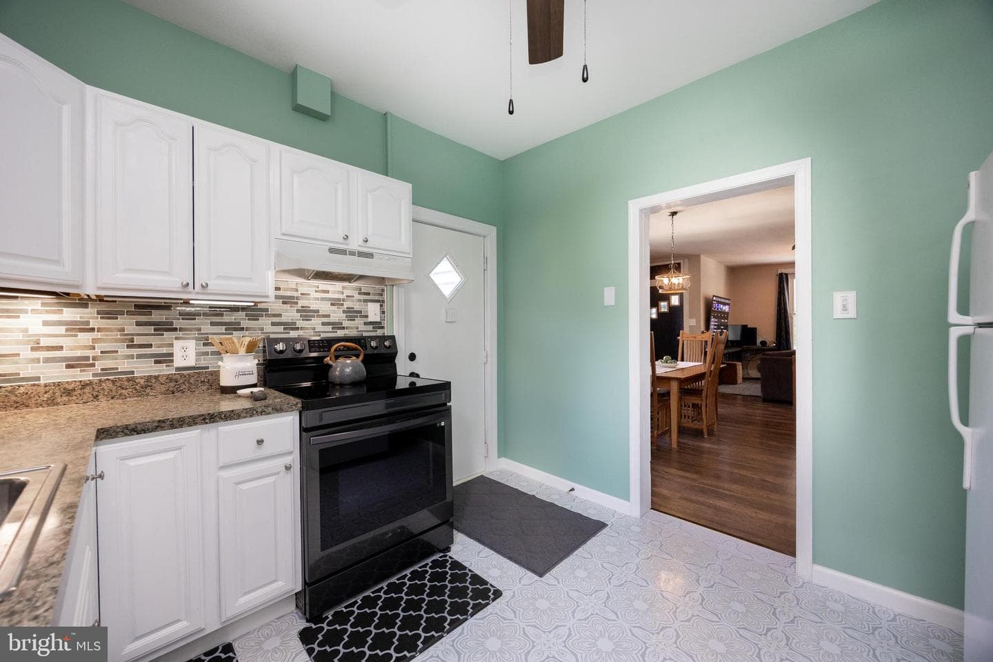 515 Heckel Avenue photo 18