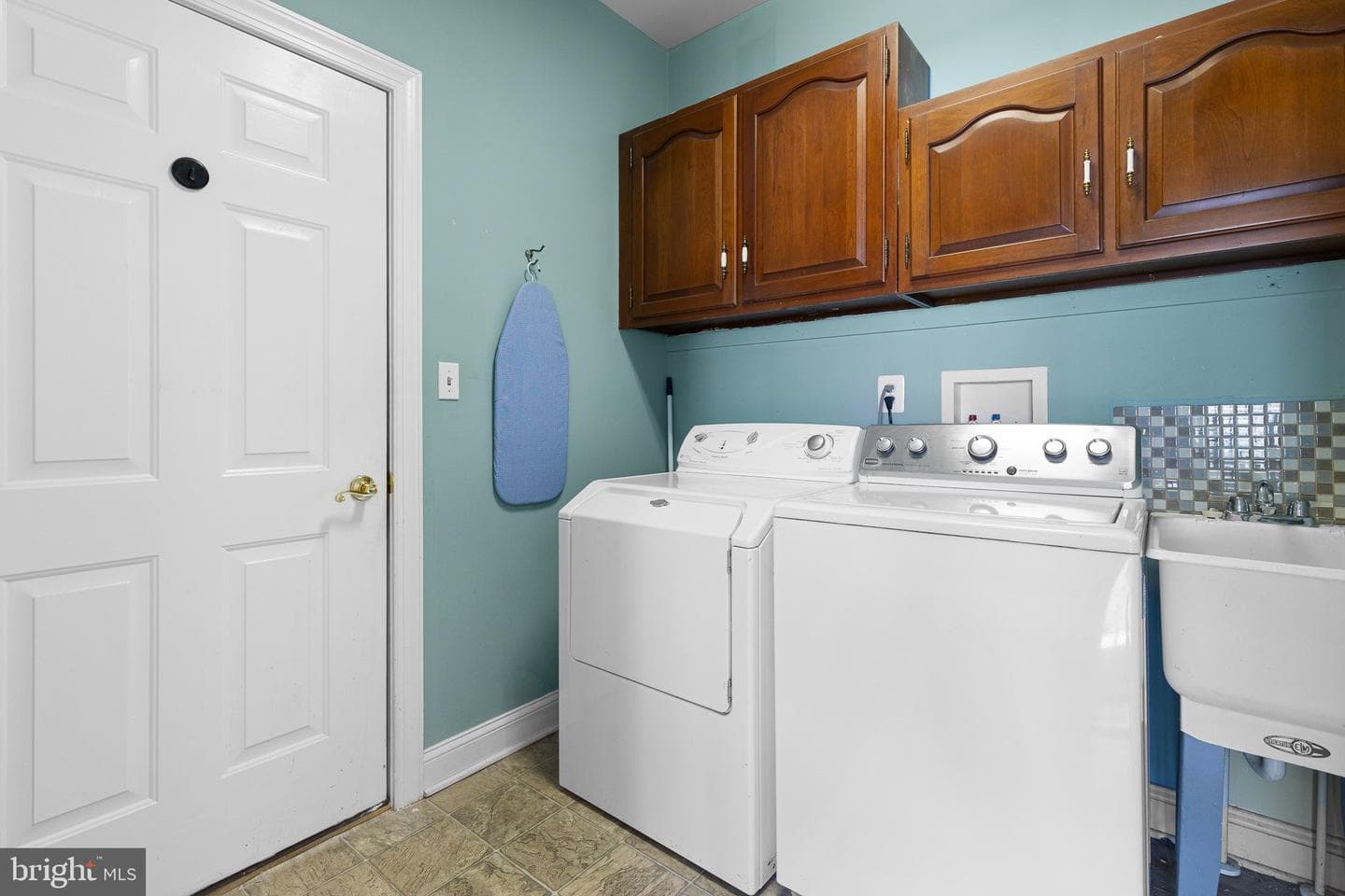 423 Westview Drive photo 17