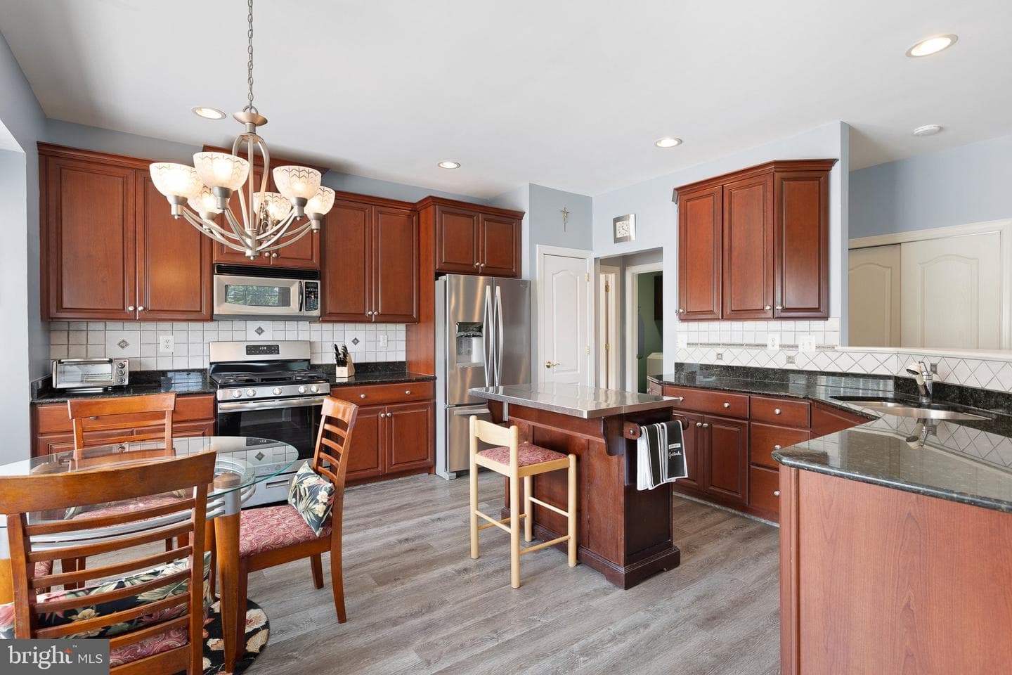 423 Westview Drive photo 9