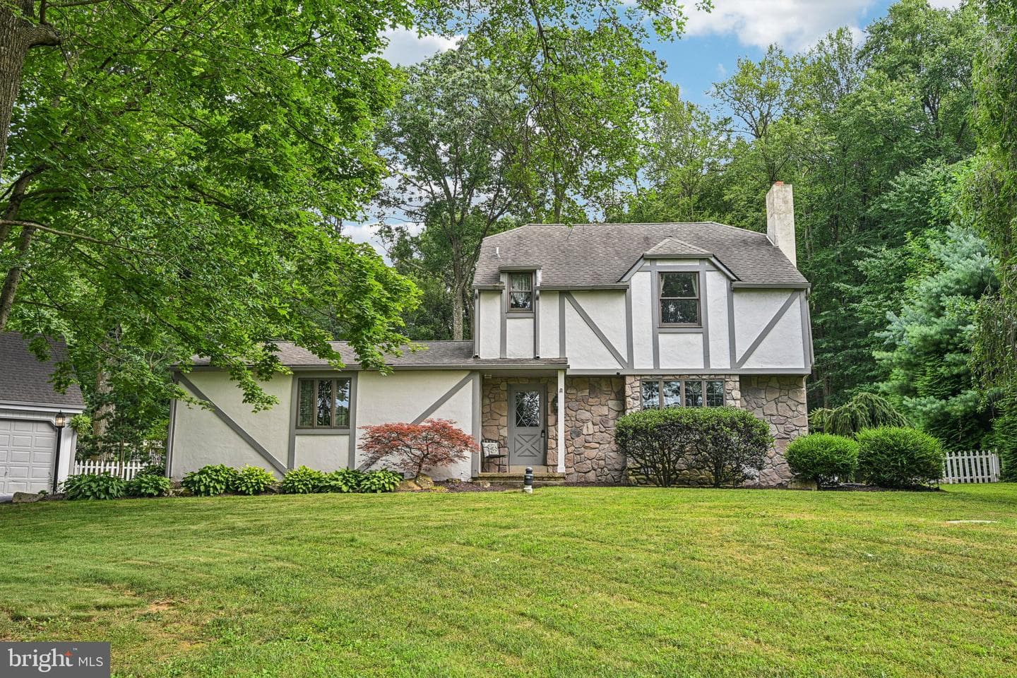 902 Mount Pleasant Road photo 1