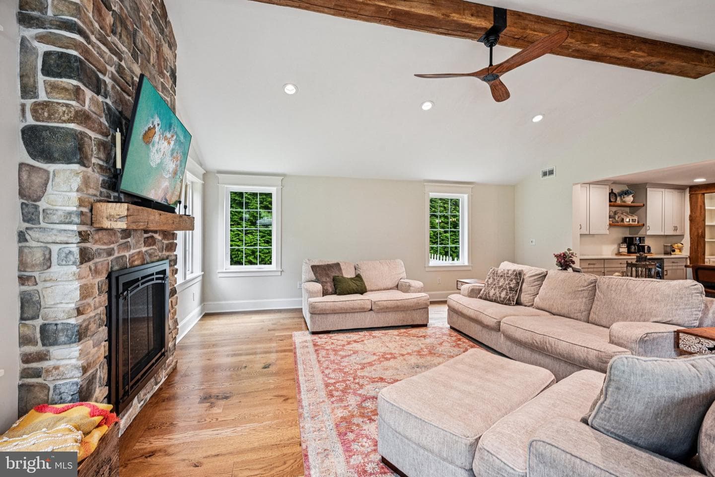 902 Mount Pleasant Road photo 18