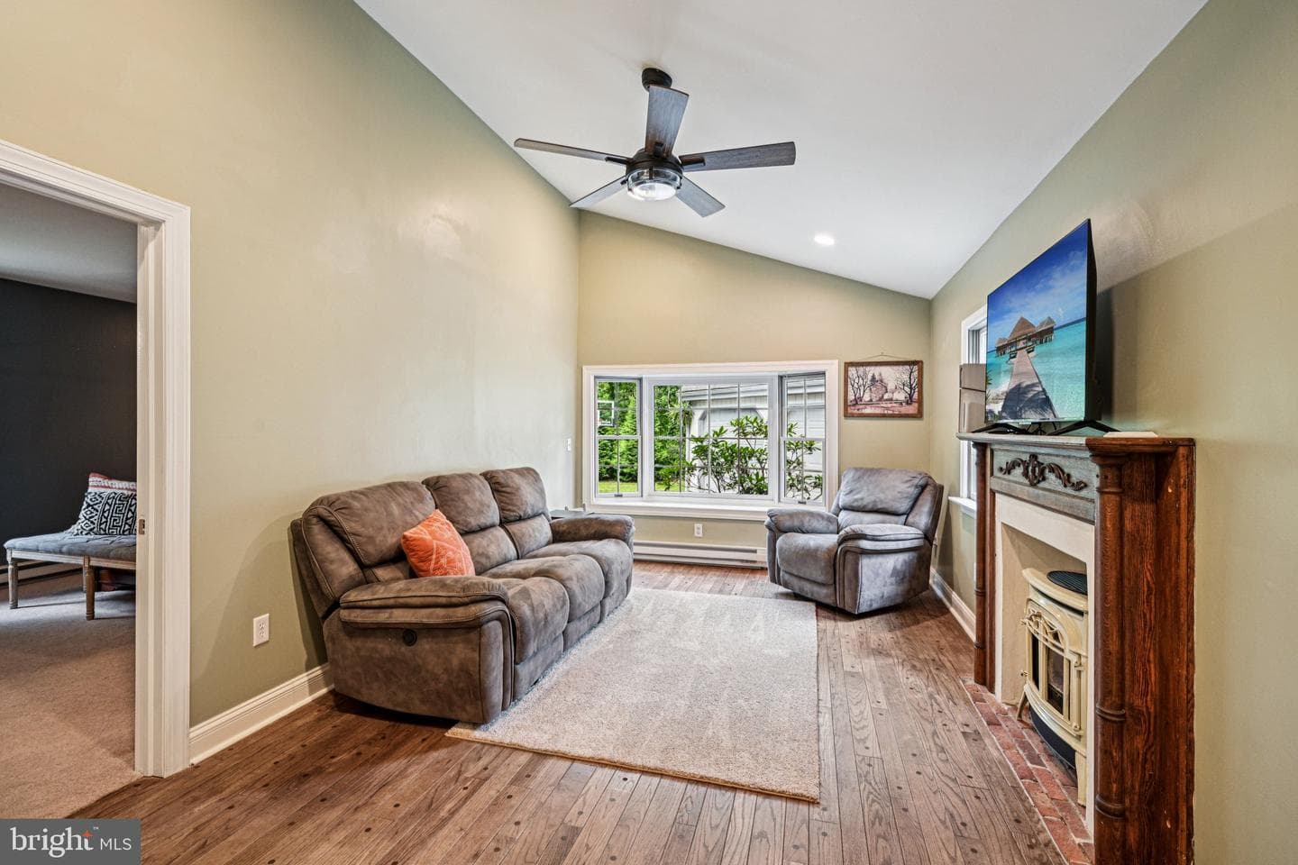 902 Mount Pleasant Road photo 22