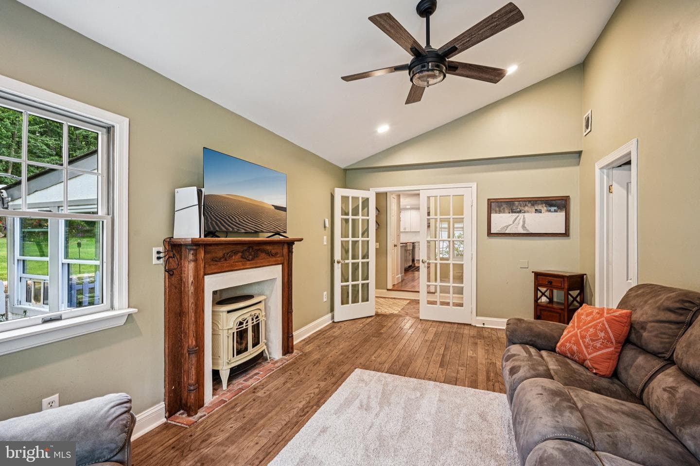902 Mount Pleasant Road photo 23
