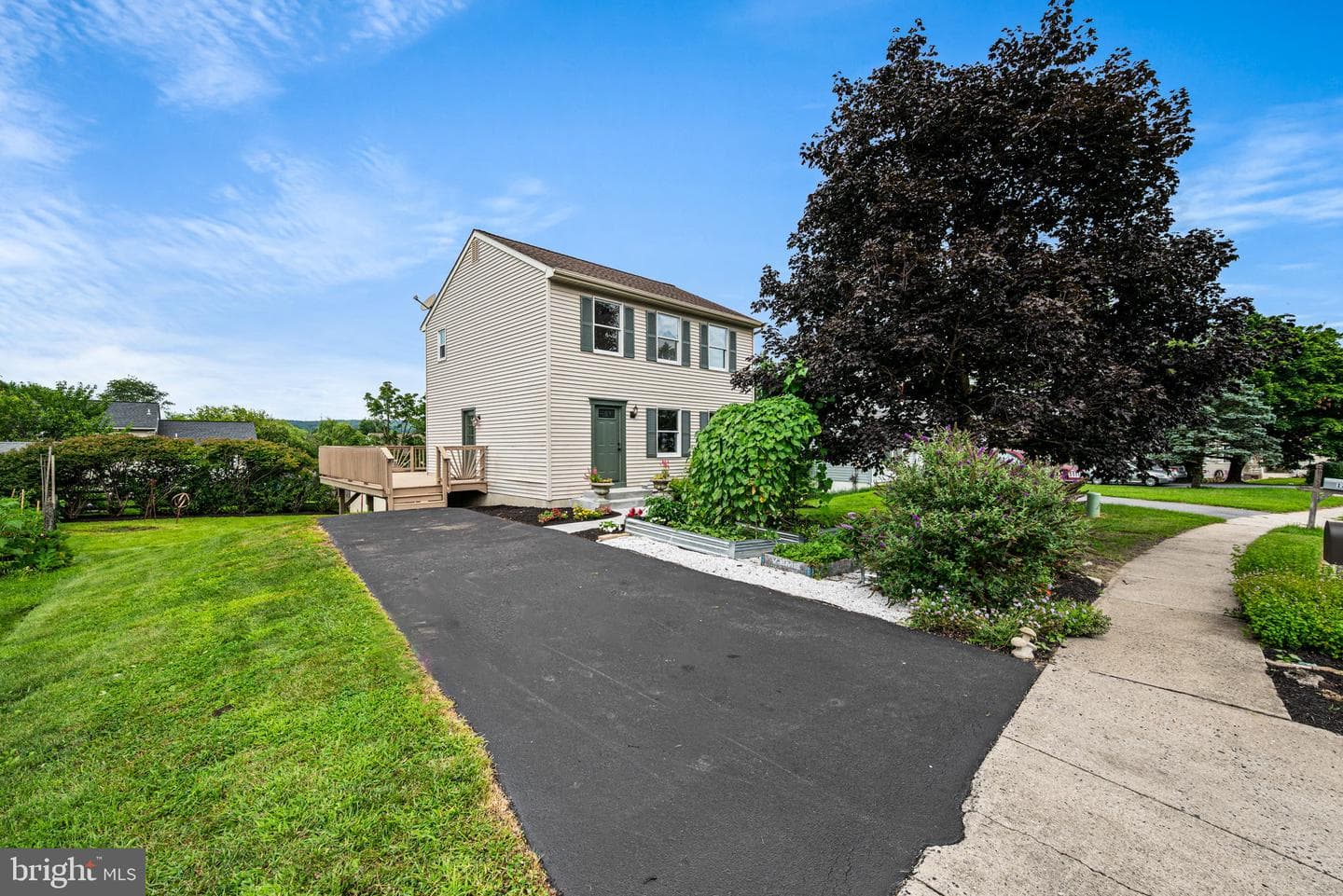 123 Nevin Drive photo 2