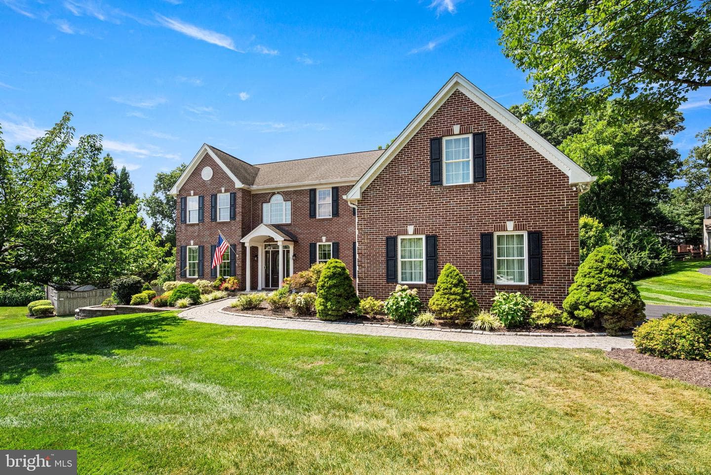 929 Grandview Drive photo 3