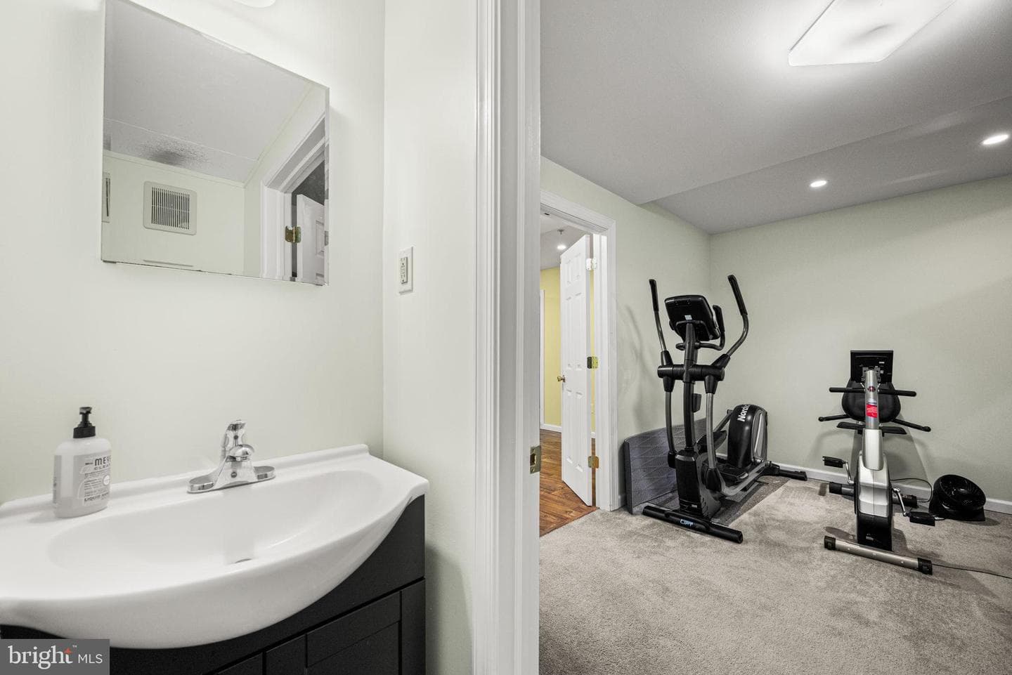 929 Grandview Drive photo 44