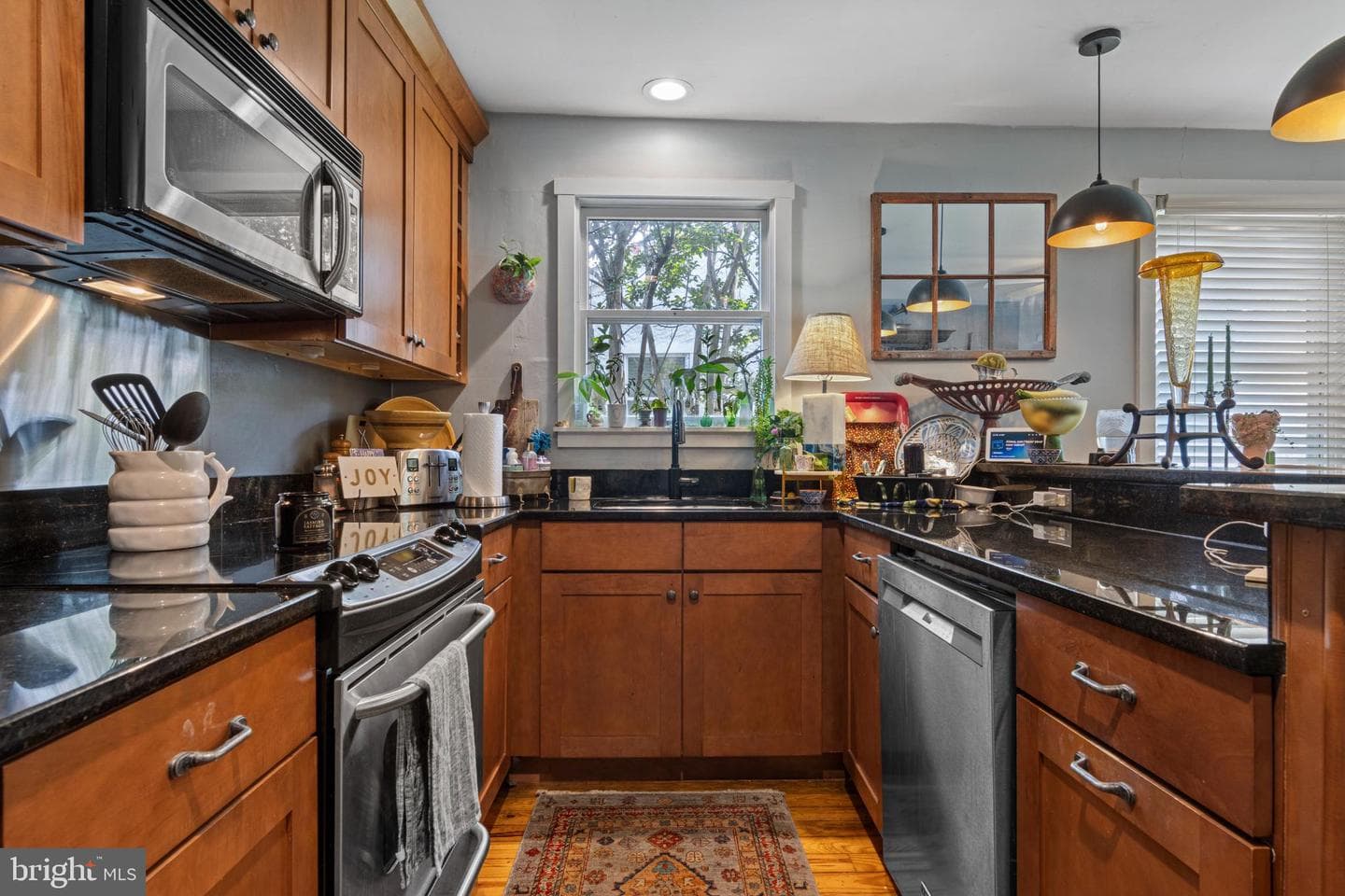 831 Taylor Street photo 18