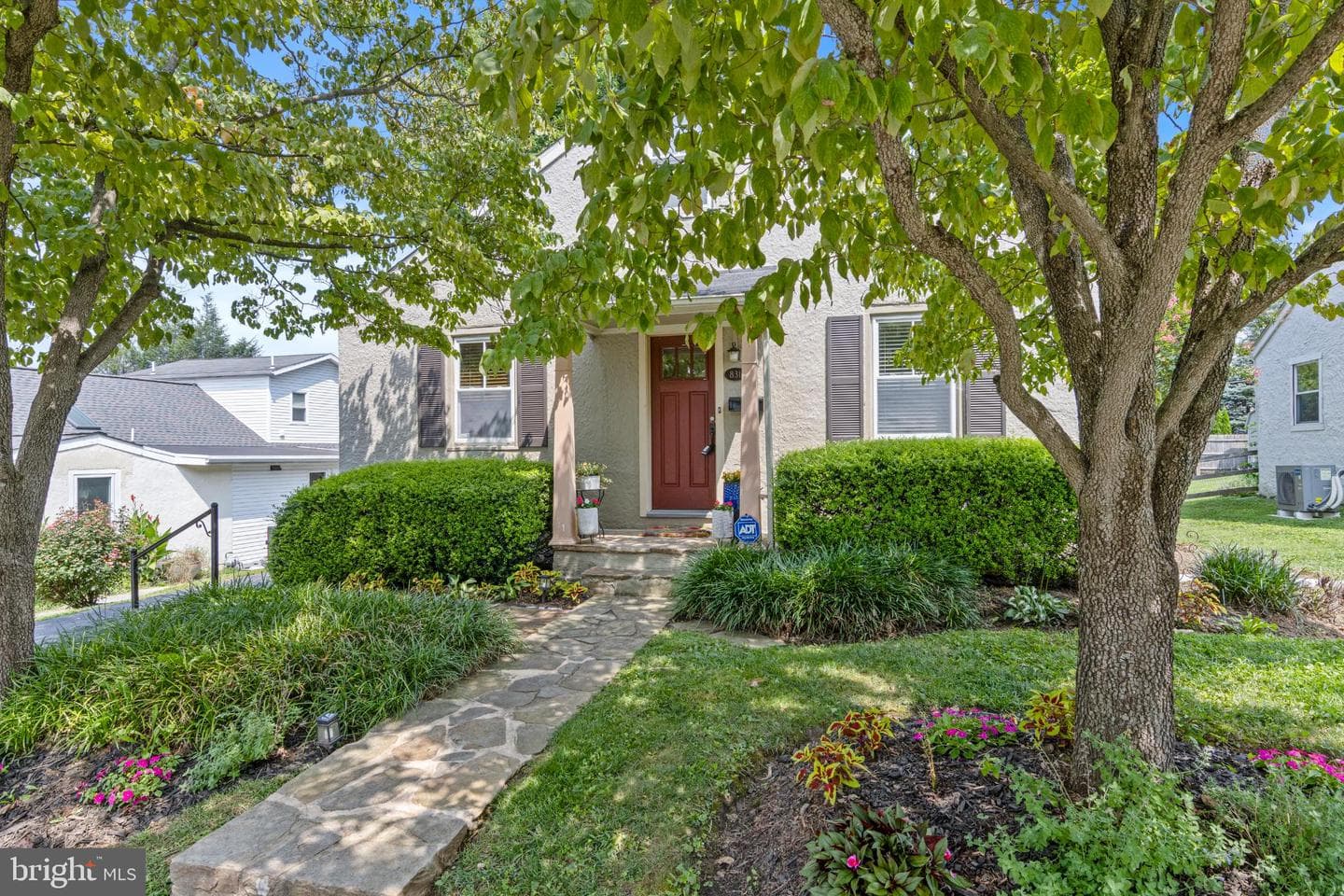 831 Taylor Street photo 2
