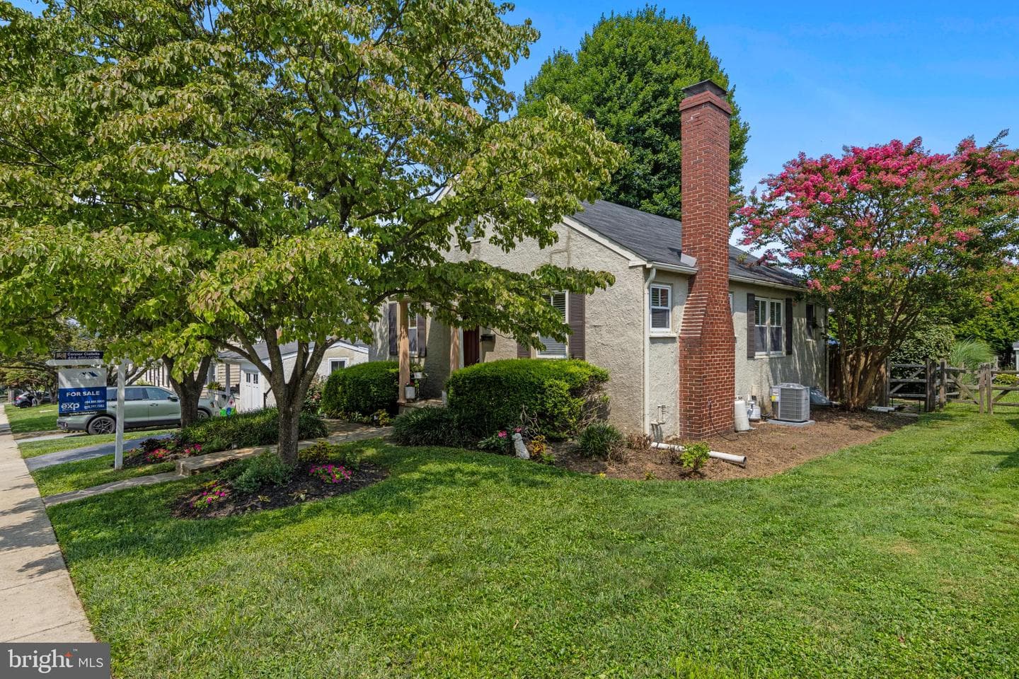 831 Taylor Street photo 4