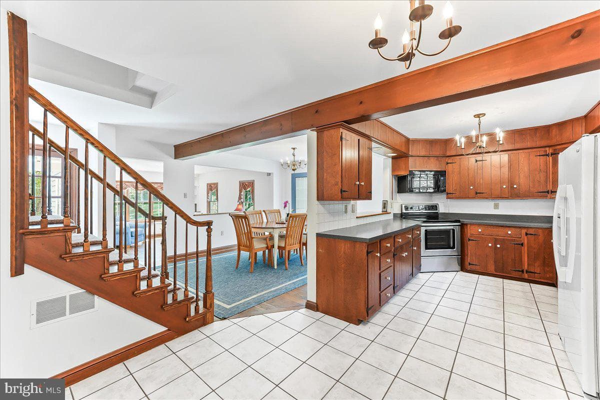 72 E Highland Road photo 14