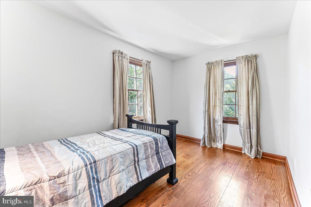 72 E Highland Road photo 21