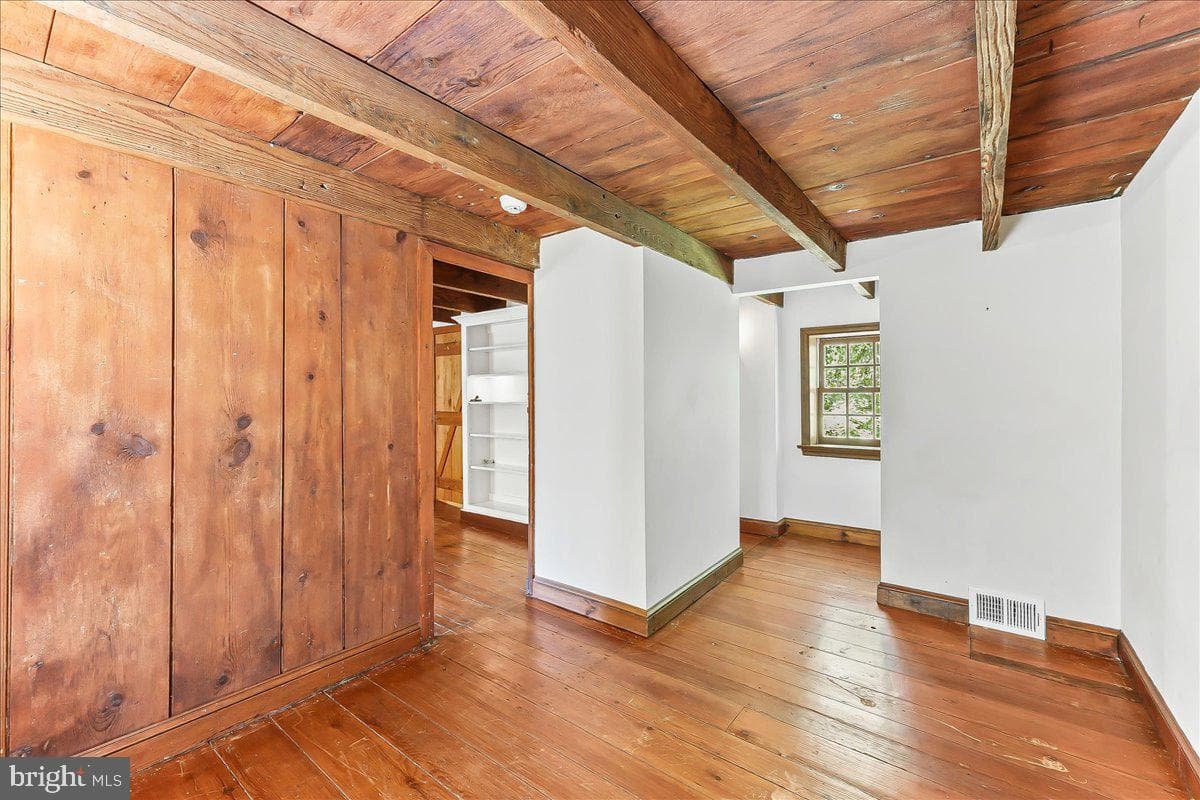 72 E Highland Road photo 25