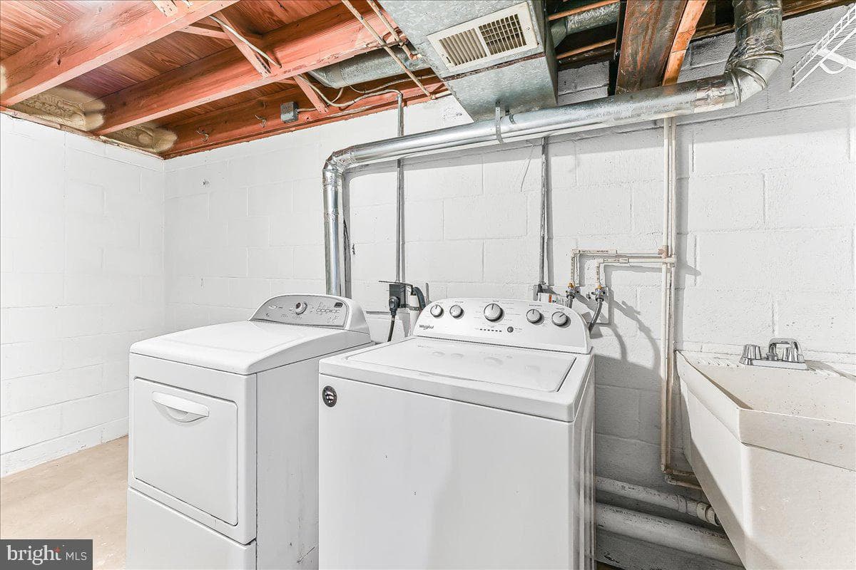 72 E Highland Road photo 29