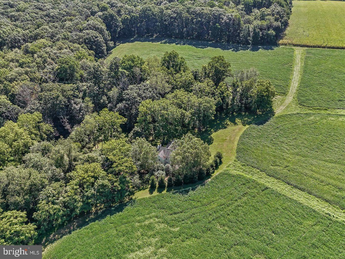 72 E Highland Road photo 38