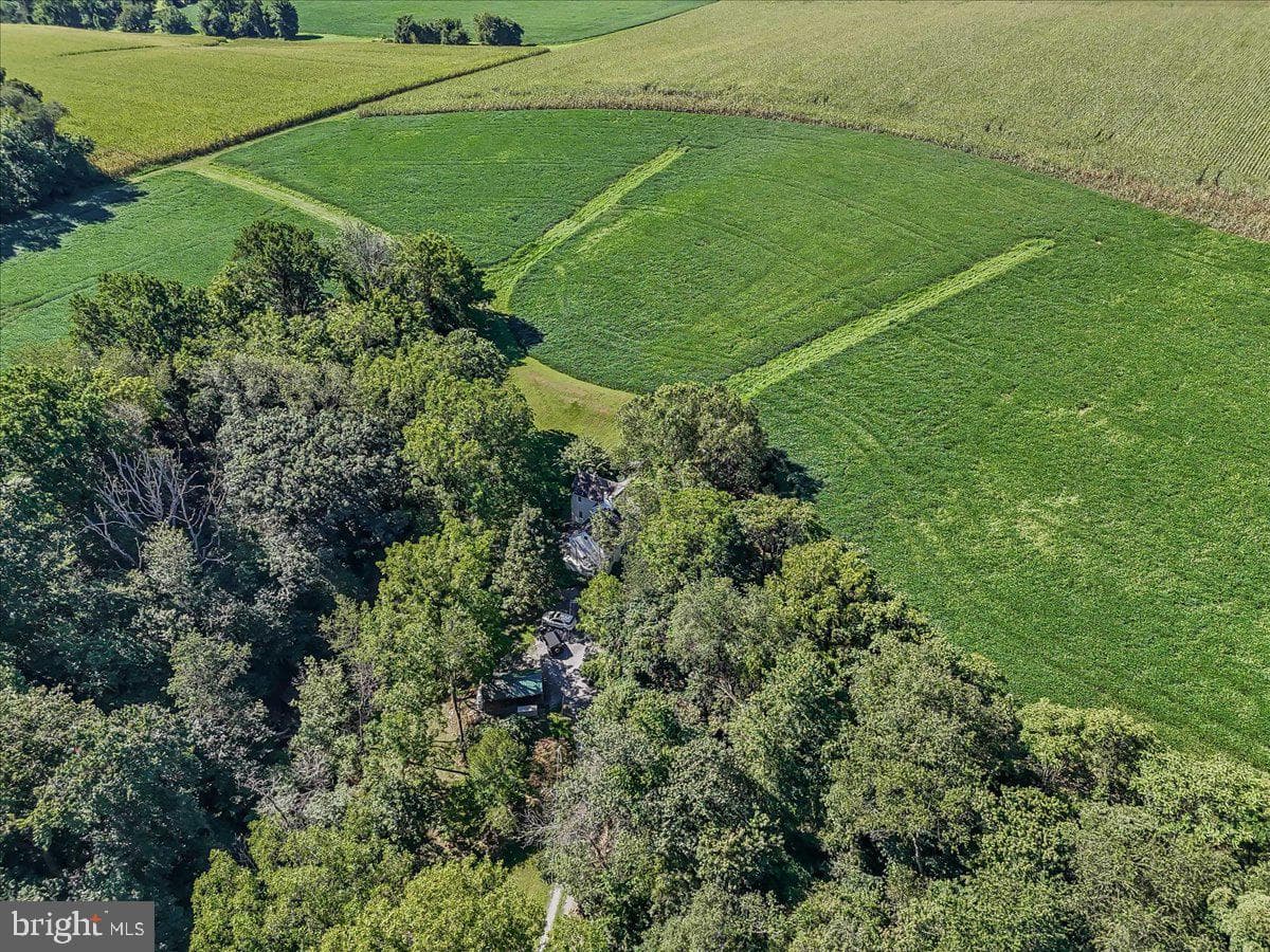 72 E Highland Road photo 39