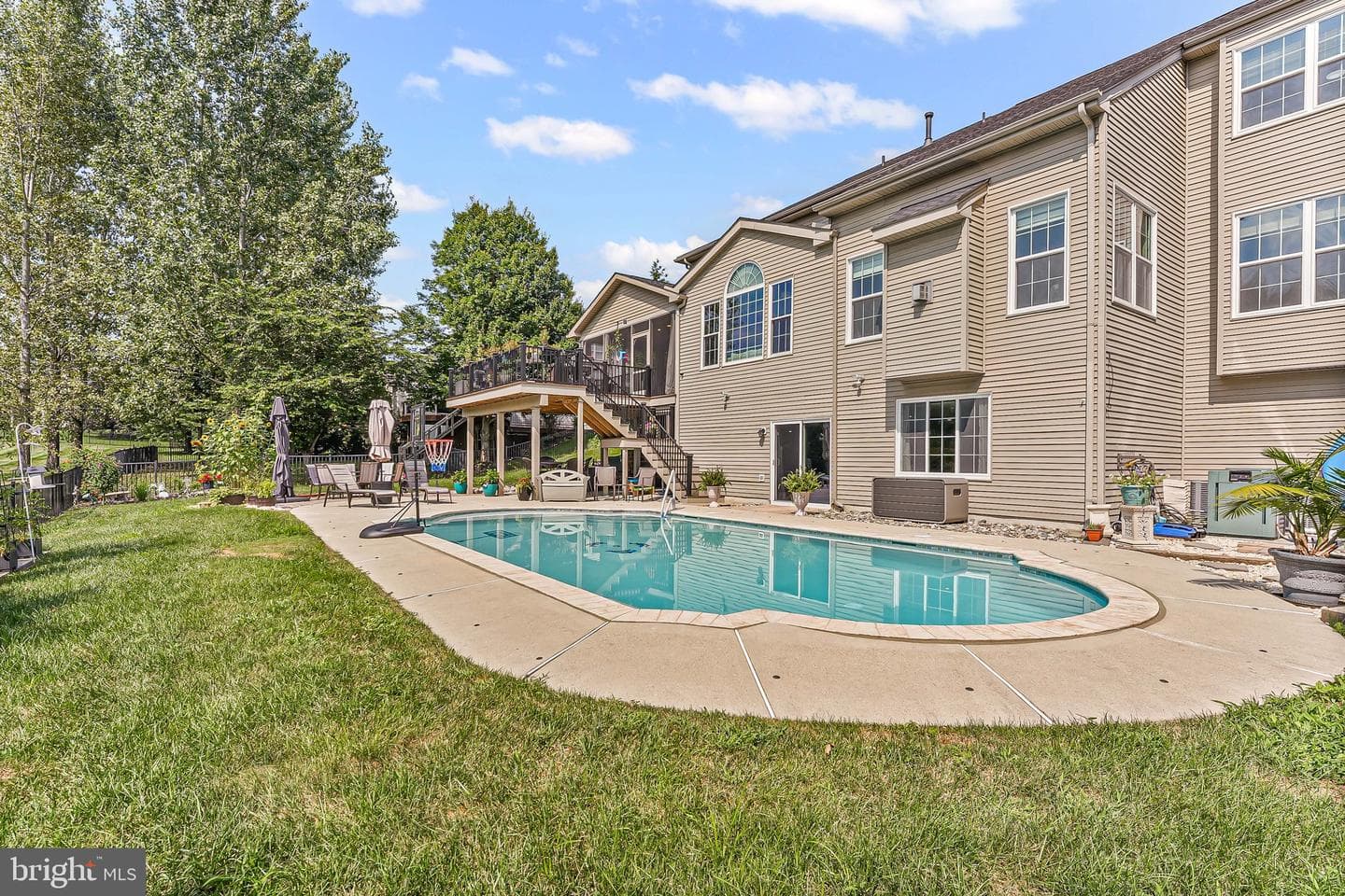 207 Honey Locust Drive photo 53