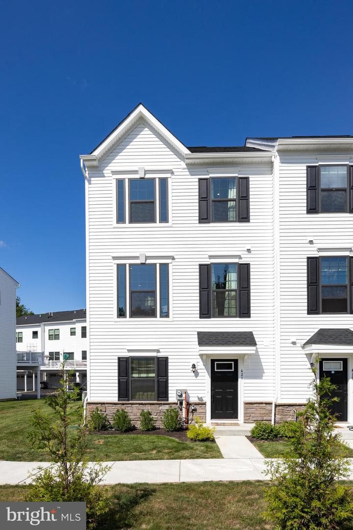 421 Pitch Pine Way photo 4