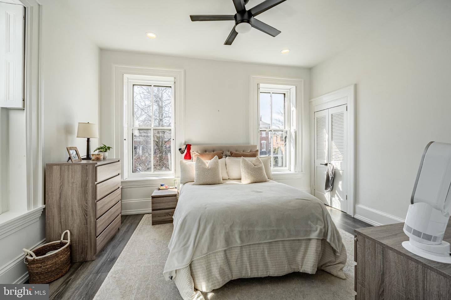 305 S Walnut Street photo 10