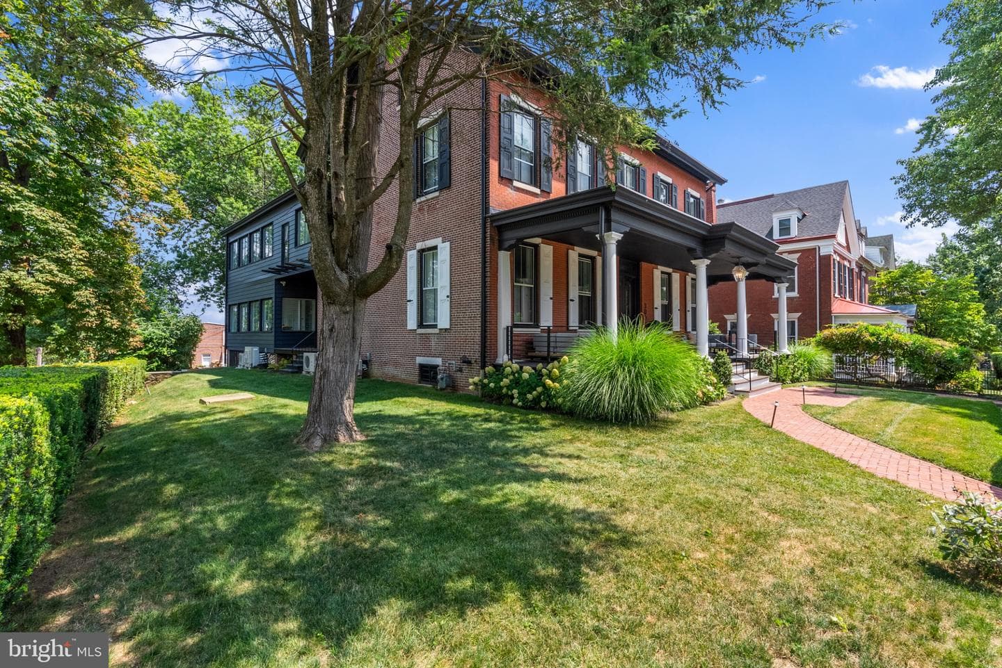305 S Walnut Street photo 17