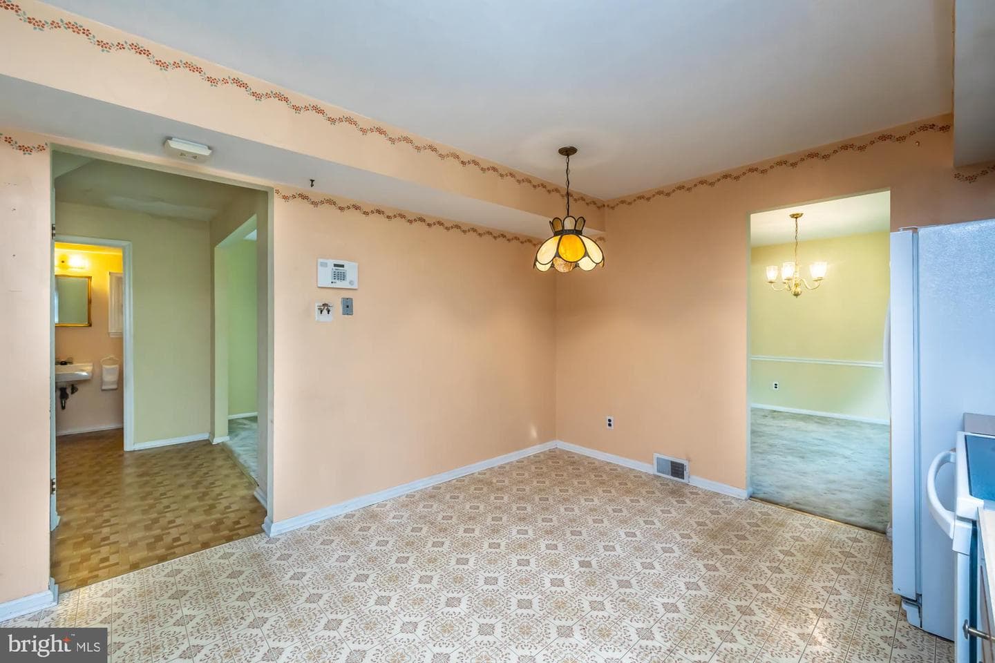 112 Glamorgan Court photo 20