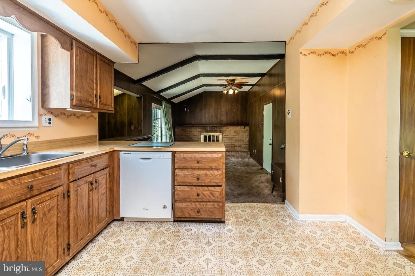 112 Glamorgan Court photo 21