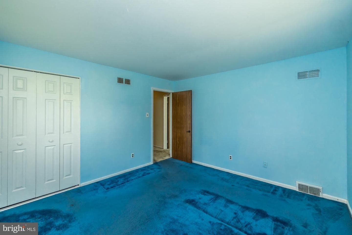 112 Glamorgan Court photo 32