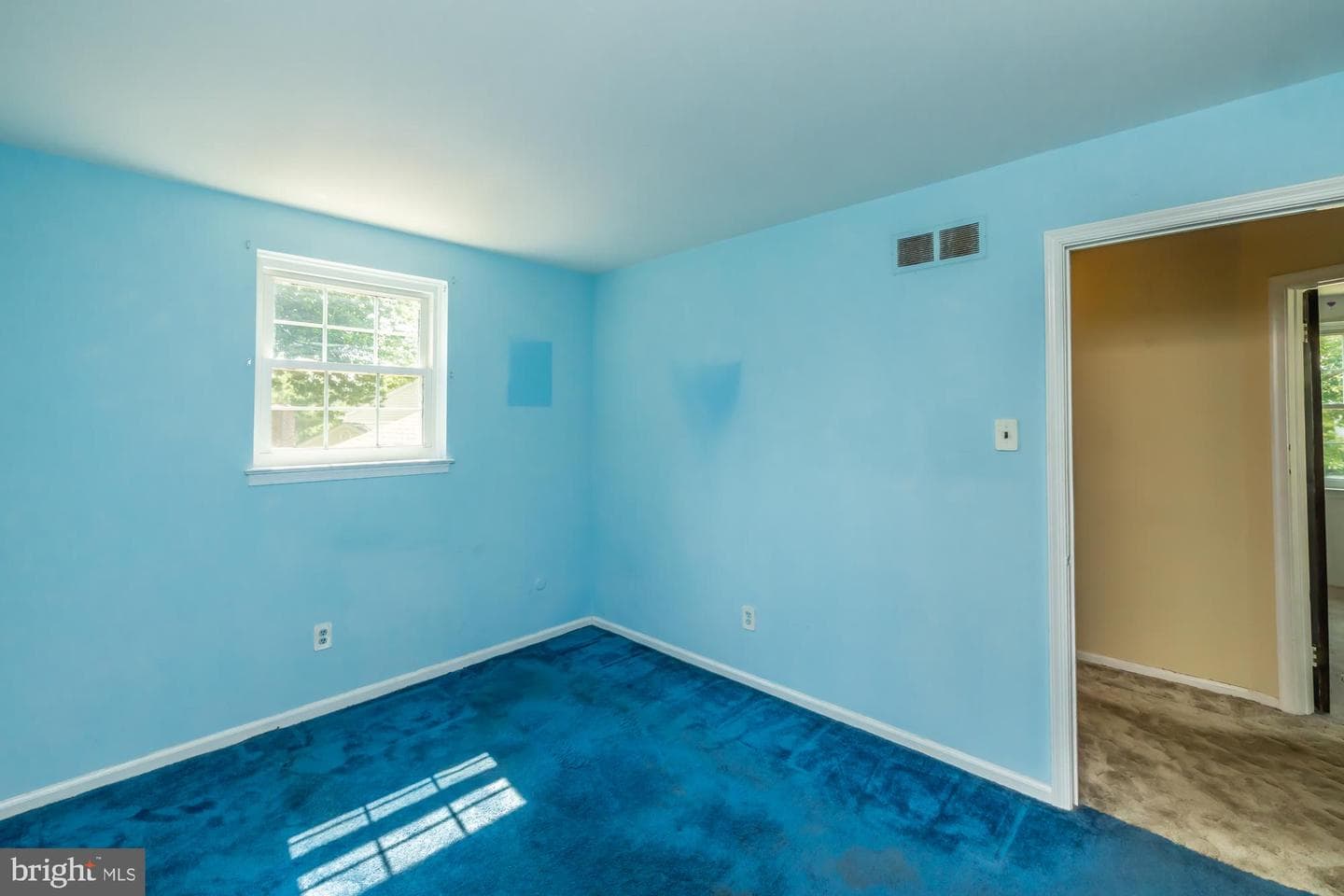 112 Glamorgan Court photo 35