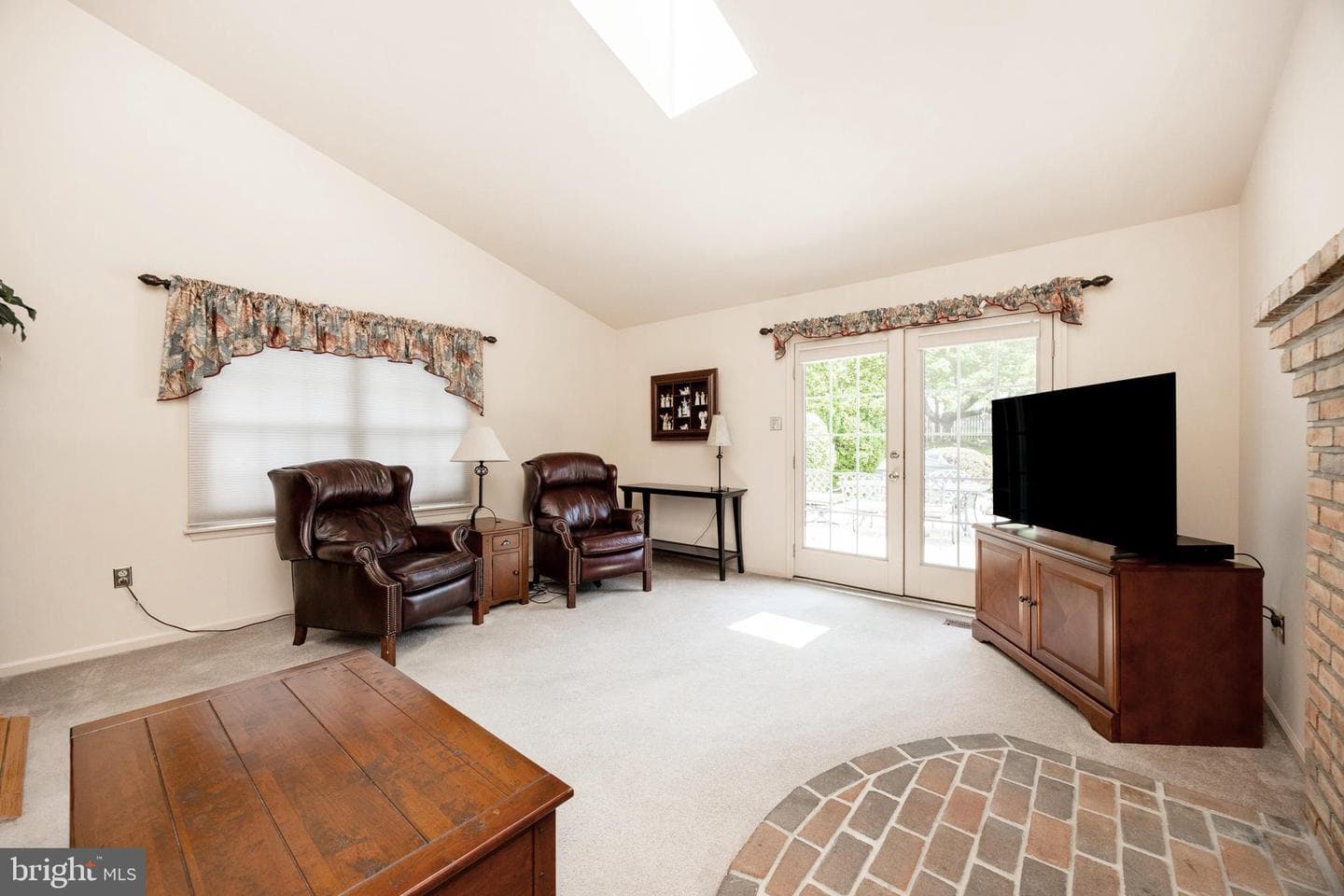 1163 Fielding Drive photo 12