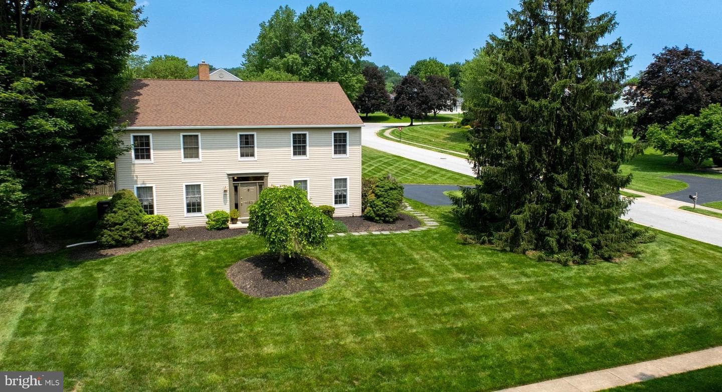 1163 Fielding Drive photo 2