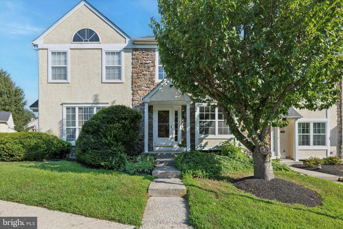 202 Coventry Pointe Lane photo 1