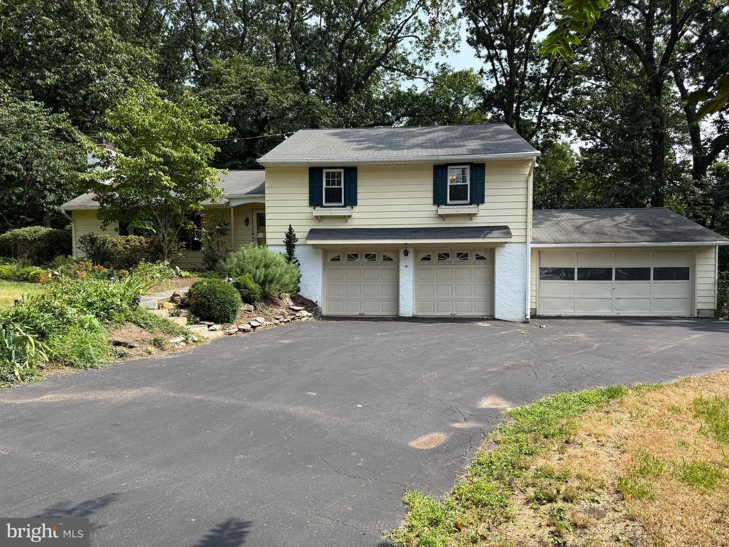 325 Greene Road photo 3