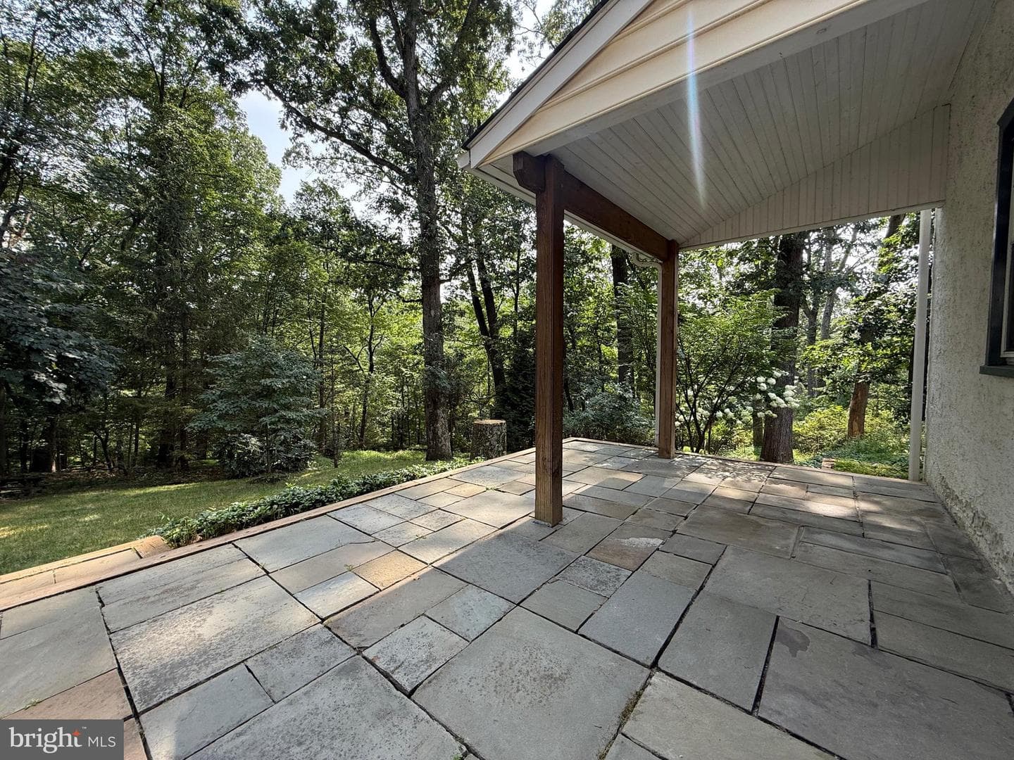 325 Greene Road photo 9